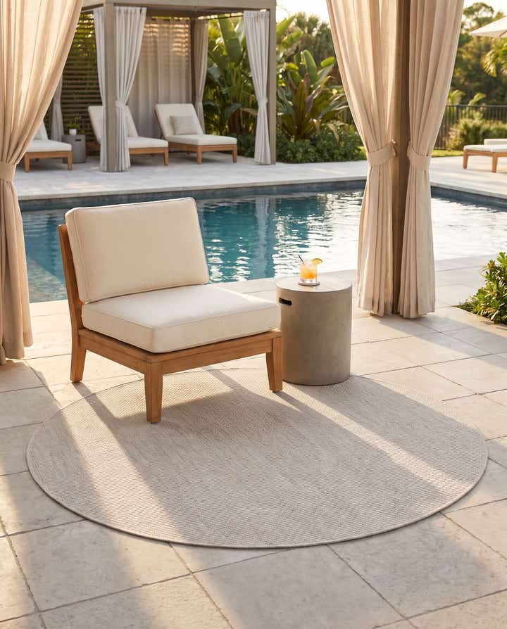 5' 3 x 5' 3 Easy-Clean Solid Indoor / Outdoor Round Rug