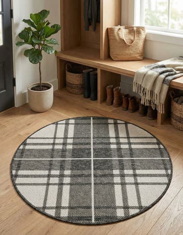 3' x 3' Easy-Clean Checkered Indoor / Outdoor Round Rug