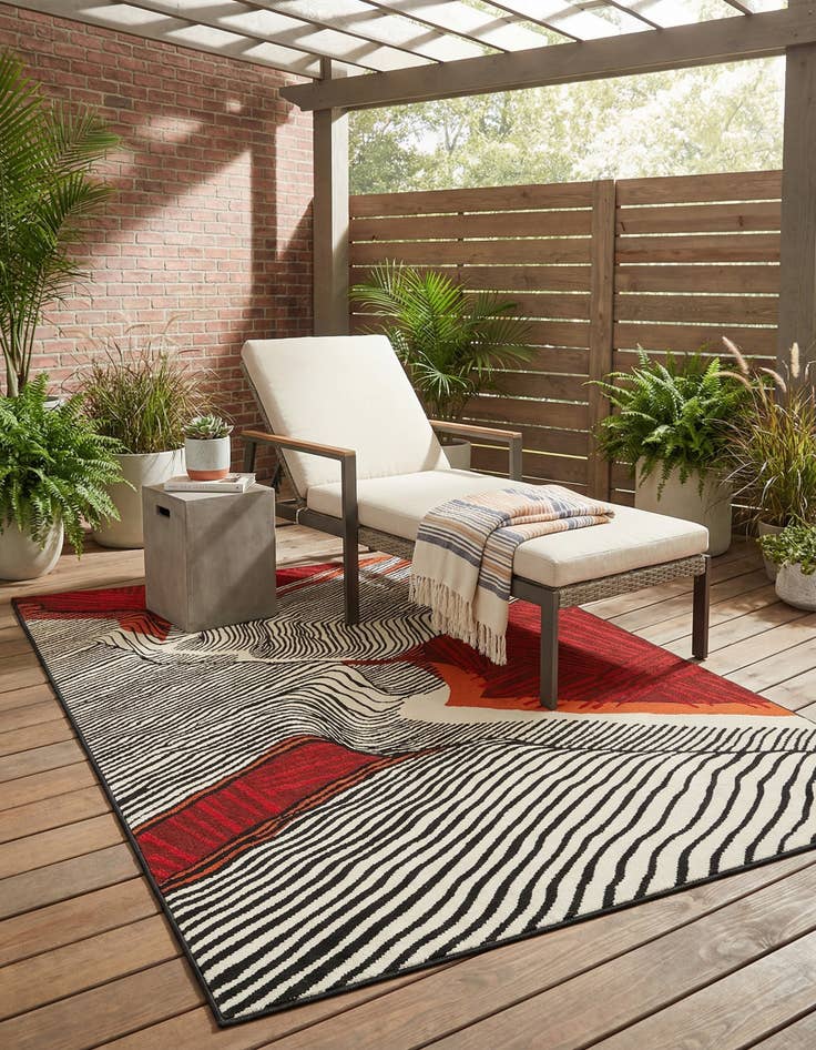 Detail image of 5' x 7'  Washable Modern Indoor / Outdoor Rug