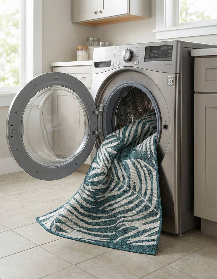 Detail image of 3' x 5' 3  Washable Botanical Indoor / Outdoor Rug