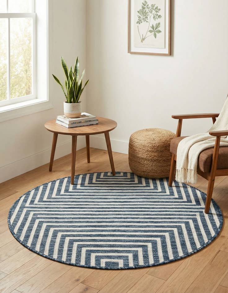 Detail image of 3' x 3'  Washable Modern Indoor / Outdoor Round Rug