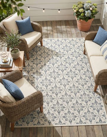 5' 3 x 7' 7 Easy-Clean Botanical Indoor / Outdoor Rug