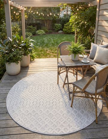 Grey Easy-Clean Trellis Textured Indoor / Outdoor Round Rug