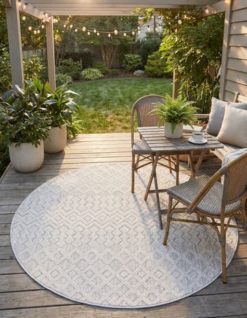 Grey Easy-Clean Trellis Textured Indoor / Outdoor Round Rug