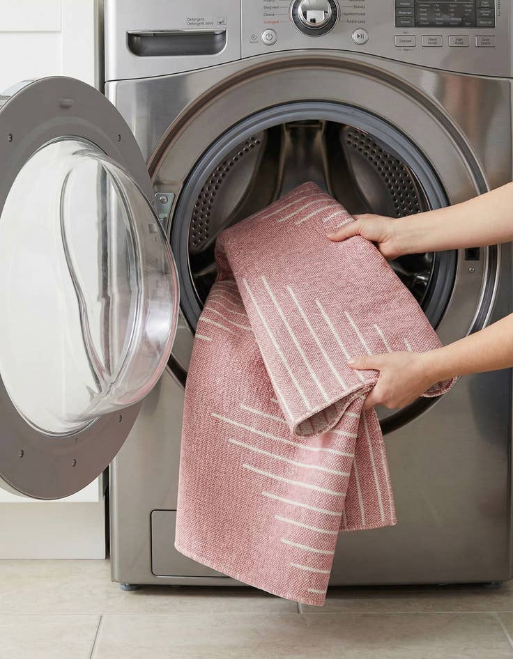 Detail image of 6' x 9'  Washable Modern Indoor / Outdoor Rug