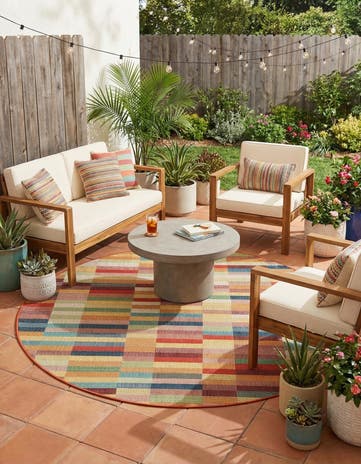7' 10 x 7' 10 Easy-Clean Baja Indoor / Outdoor Round Rug