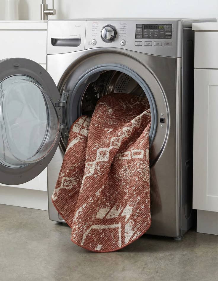 Detail image of 6' x 6'  Washable Bohemian Indoor / Outdoor Round Rug