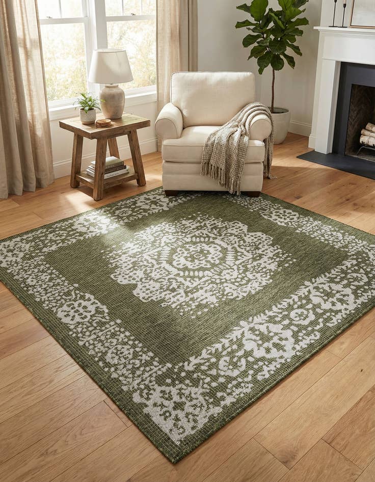 Detail image of  6' x 6'  Washable Traditional Indoor / Outdoor Square Rug