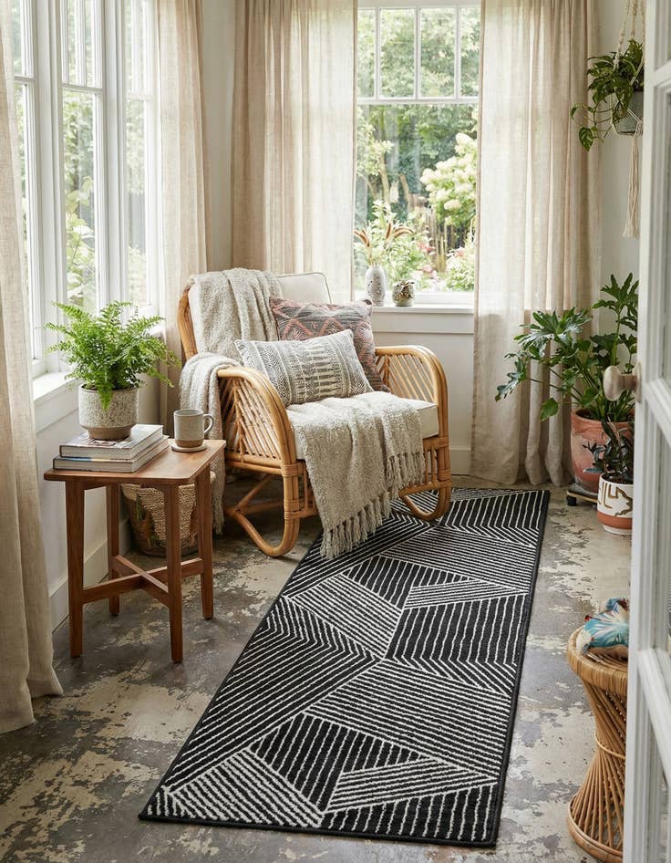 Detail image of 2' 7 x 10' Oslo Runner Rug