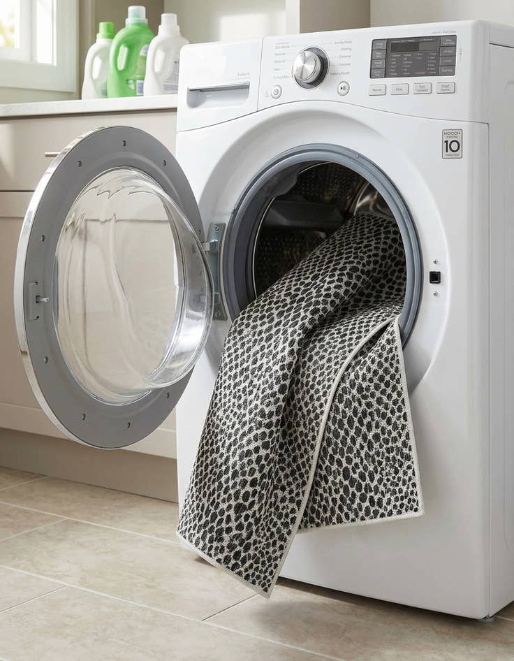 Detail image of 2' x 8'  Washable Jill Zarin Cape Town Indoor / Outdoor Runner Rug