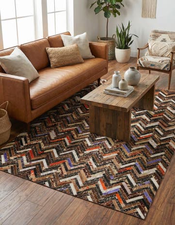 5' x 7' 8 Cowhide Stocks Rug