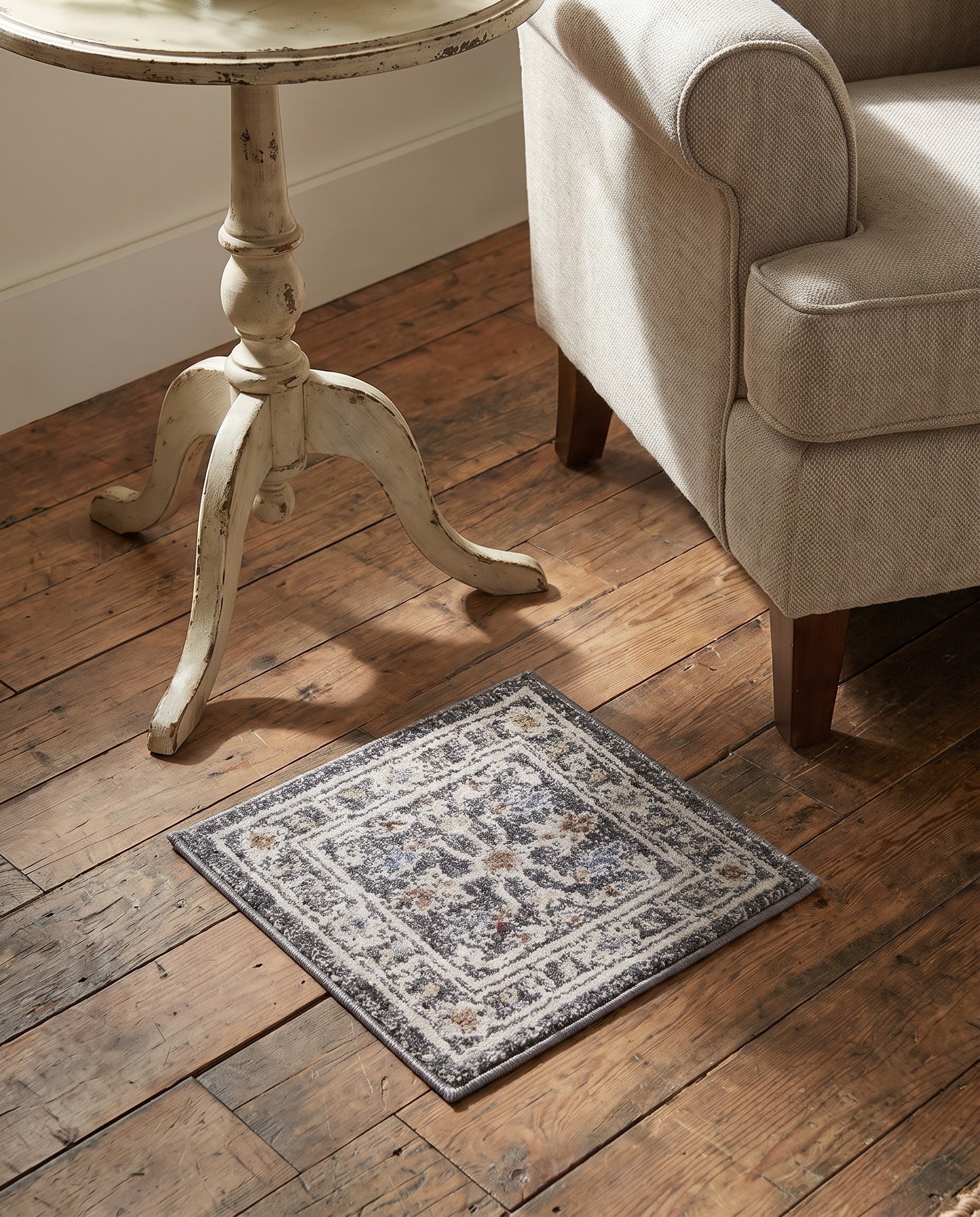 1' 4 x 1' 4 Eco Traditional Sample Rug