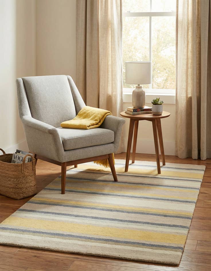 Detail image of 2' 8 x 4' 10 Luna Wool Rug