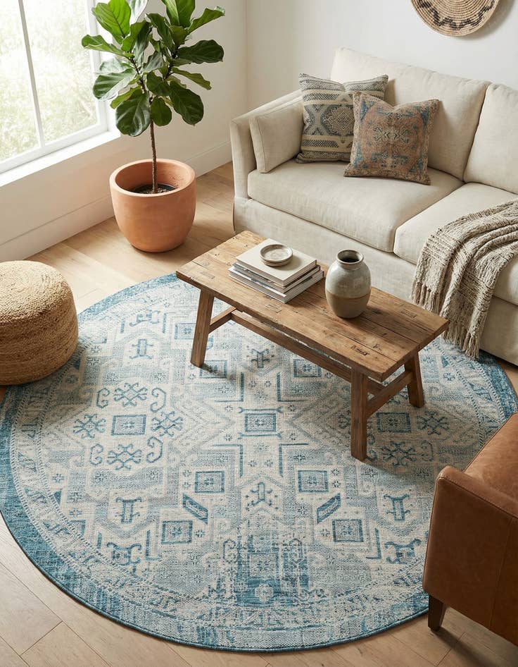 Detail image of 7' 10 x 7' 10  Washable Aztec Indoor / Outdoor Round Rug