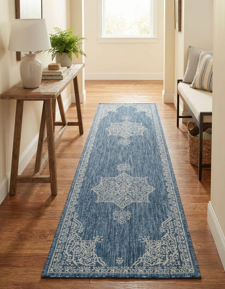 Detail image of 2' 7 x 10'  Washable Traditional Indoor / Outdoor Runner Rug