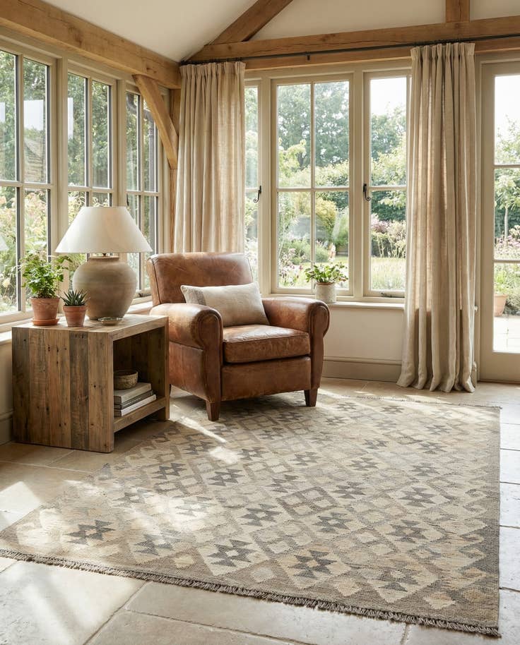 Detail image of 4' 3 x 6' Hand Woven Kilim Maymana Wool Rug