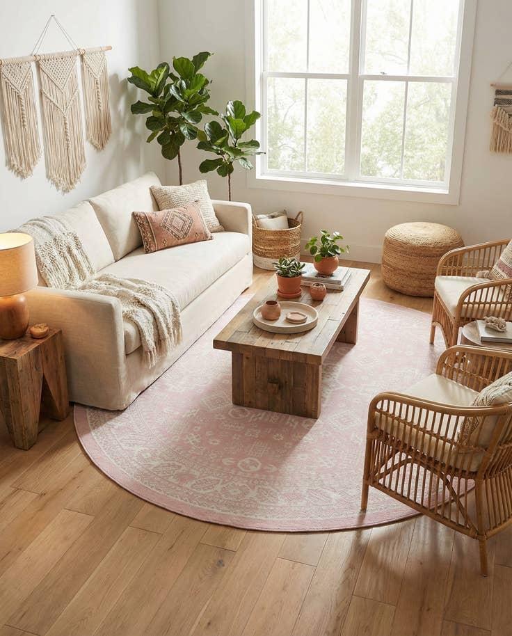 Detail image of 7' 10 x 7' 10 Easy-Clean Aztec Indoor / Outdoor Round Rug