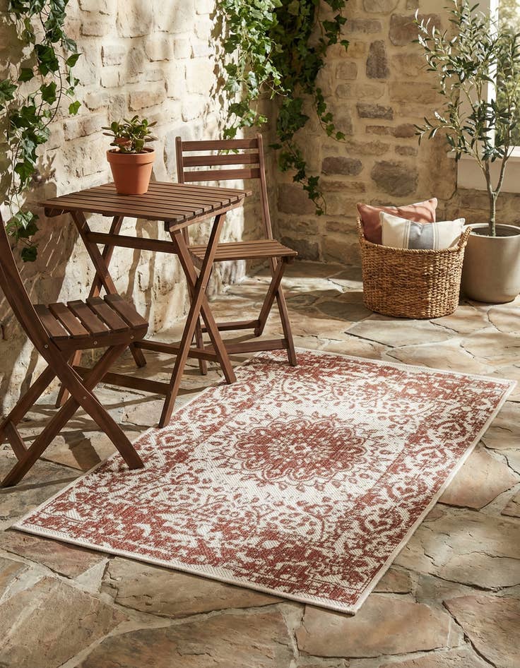 Detail image of 2' x 3'  Washable Traditional Indoor / Outdoor Rug