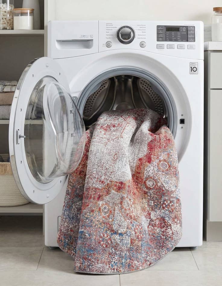 Detail image of 7' 10 x 7' 10  Washable Yara Round Rug