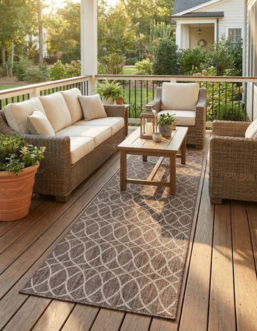 2' 7 x 10' Easy-Clean Lattice Indoor / Outdoor Runner Rug