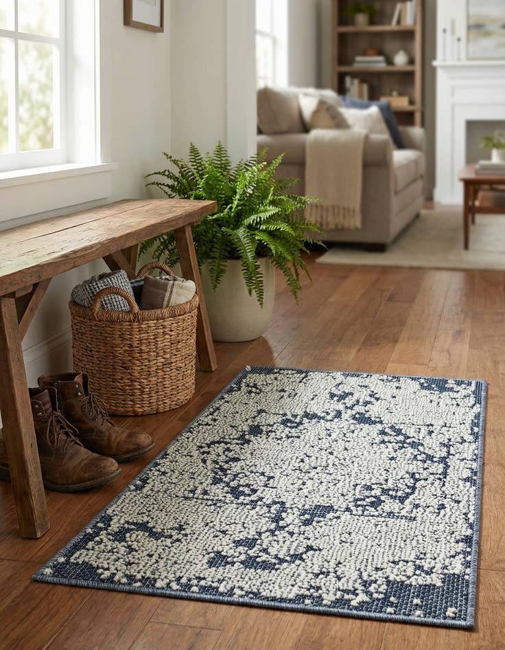 Detail image of 2' x 3' 1 Easy-Clean Traditional Indoor / Outdoor Rug