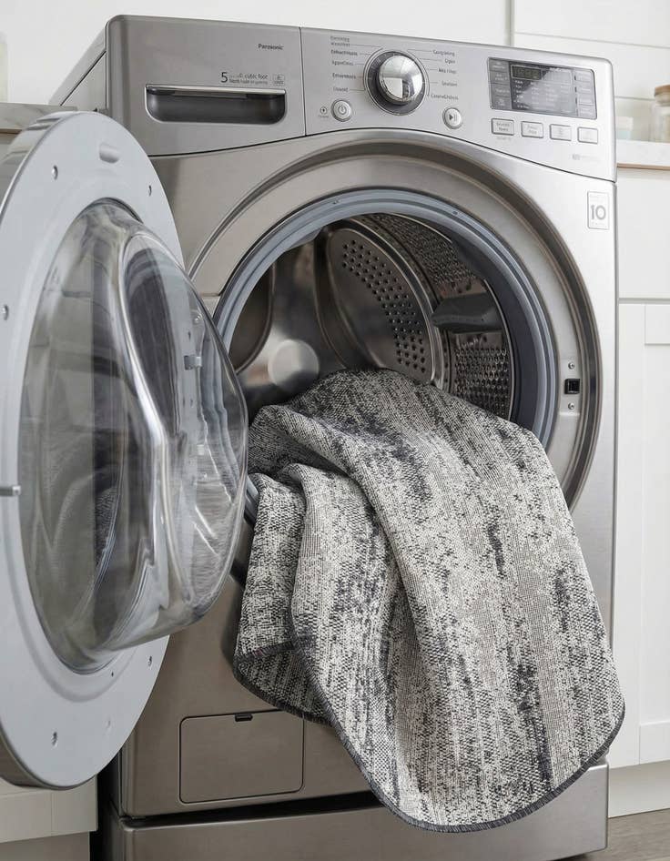 Detail image of  3' x 3'  Washable Modern Indoor / Outdoor Round Rug