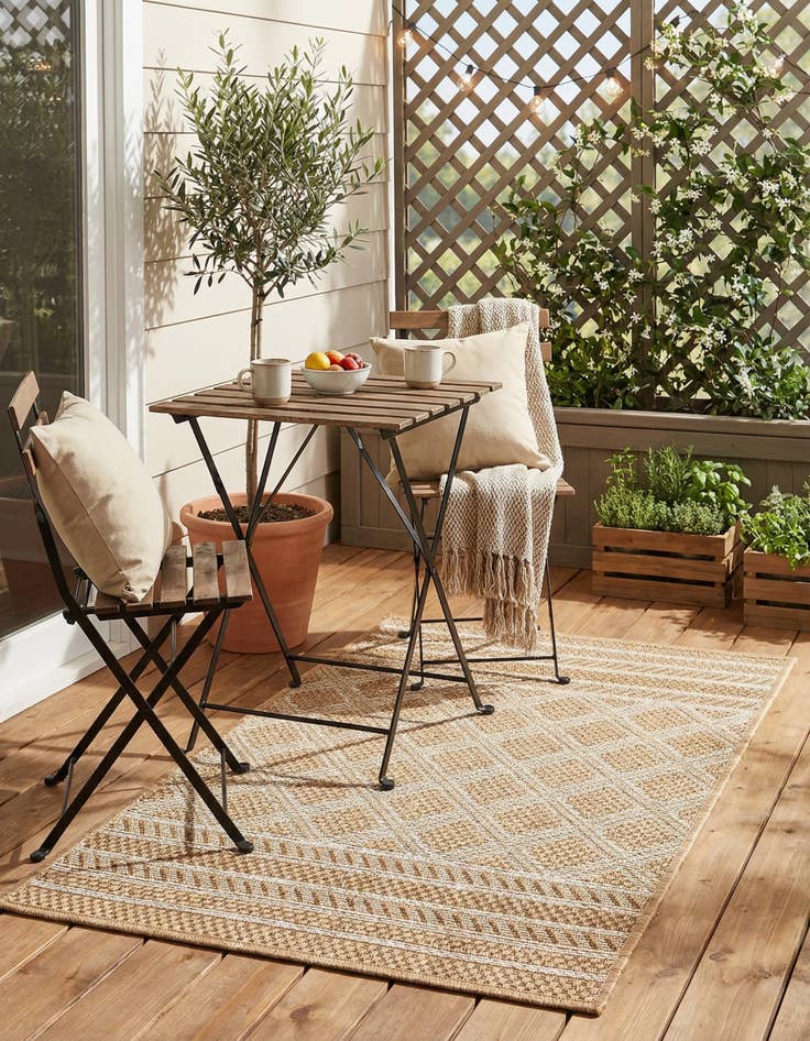 Detail image of 2' x 3' 1  Washable Trellis Indoor / Outdoor Rug