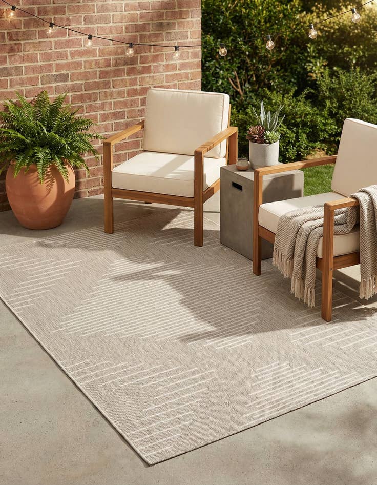Detail image of 4' x 6'  Washable Modern Indoor / Outdoor Rug