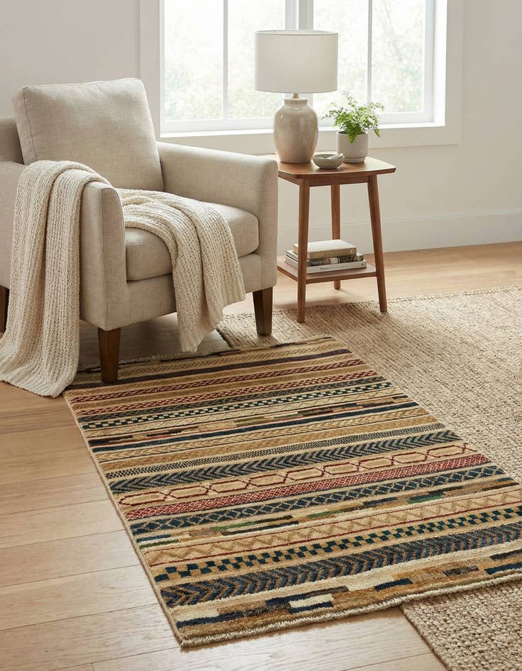 Detail image of 2' 9 x 4' 1  Hand Knotted Darya Rug