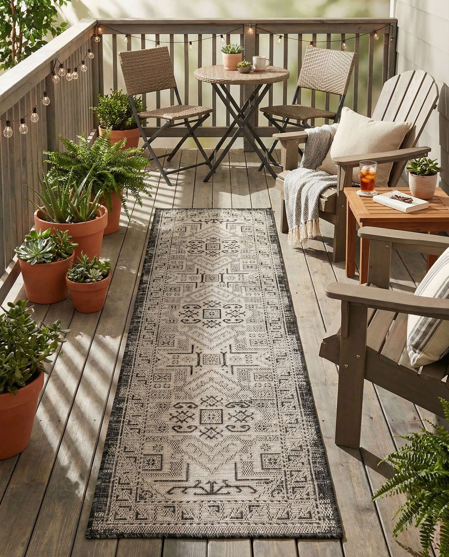 2' x 8' Easy-Clean Aztec Indoor / Outdoor Runner Rug