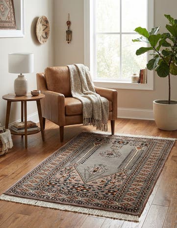 2' 7 x 4' 8 Hand Knotted Bokhara Oriental Wool Rug