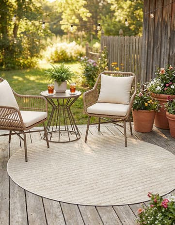 5' x 5' Easy-Clean Sabrina Soto Indoor / Outdoor Round Rug