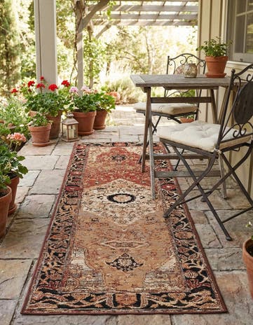 2' x 6' Easy-Clean Traditional Indoor / Outdoor Runner Rug