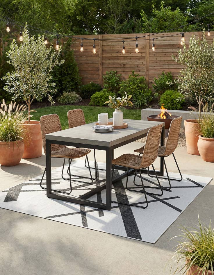 Detail image of 7' 10 x 7' 10  Washable Modern Indoor / Outdoor Square Rug