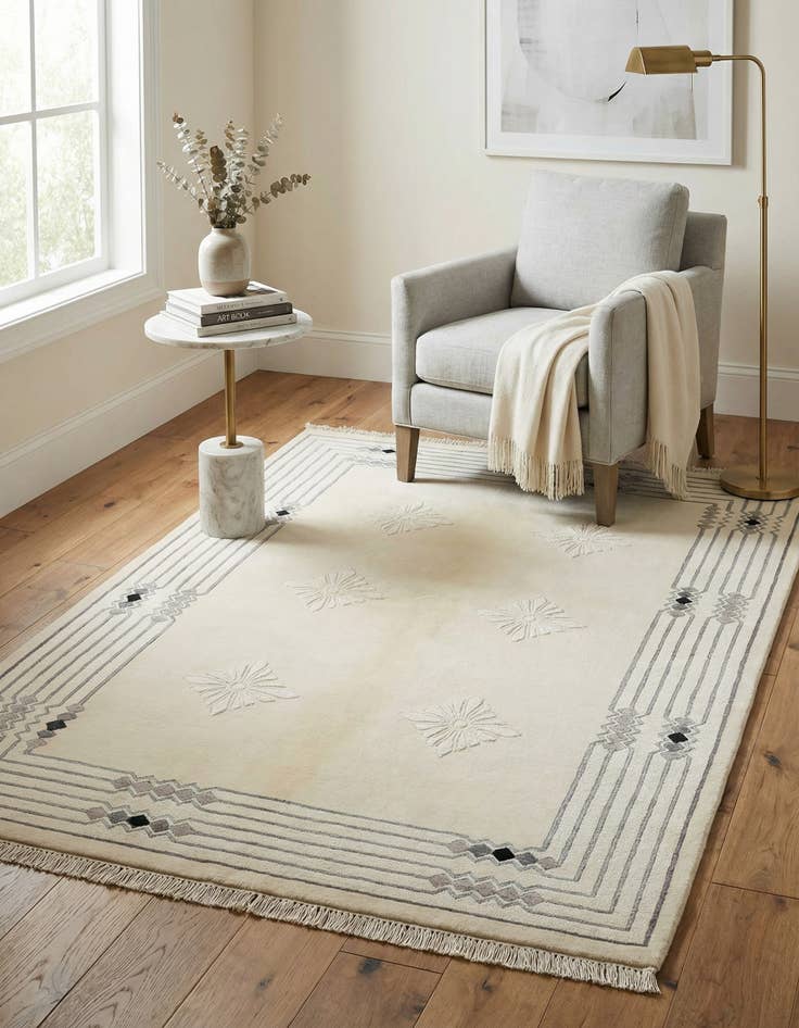 Detail image of 3' 11 x 5' 11 Hand Knotted Darya Wool Rug