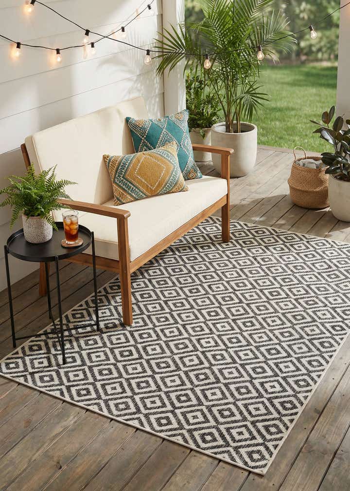 4' x 6' Easy-Clean Jill Zarin Costa Rica Indoor / Outdoor Rug
