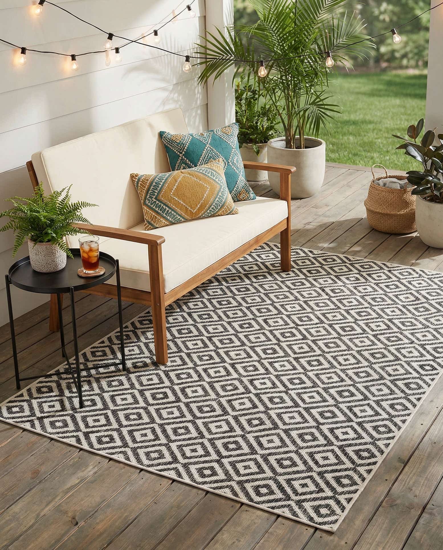 4' x 6' Easy-Clean Jill Zarin Costa Rica Indoor / Outdoor Rug