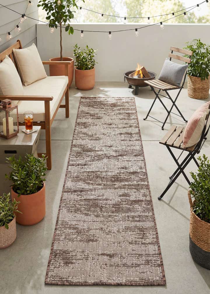 2' x 8' Easy-Clean Modern Indoor / Outdoor Runner Rug