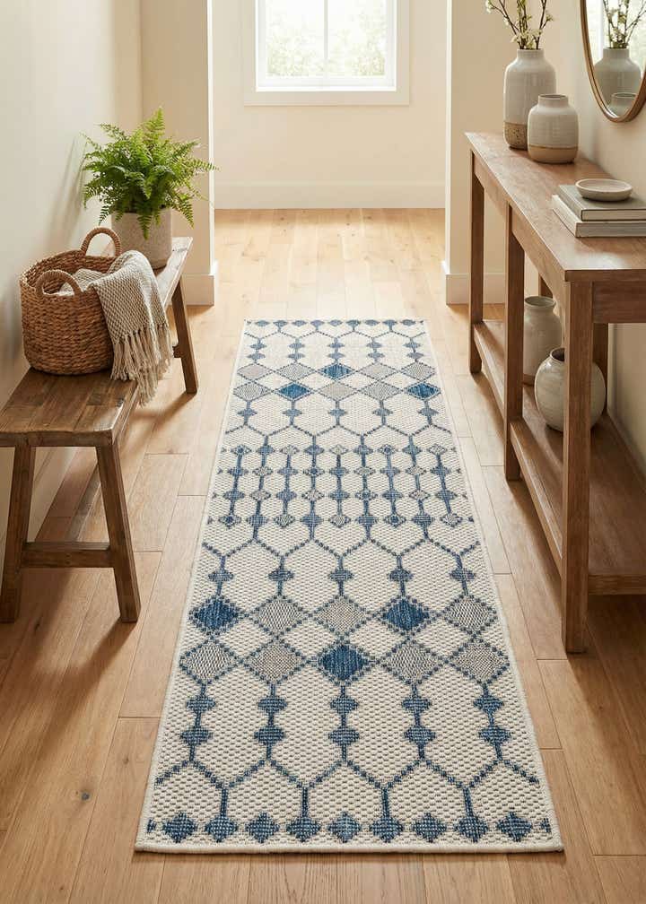 2' x 6' Easy-Clean Trellis Indoor / Outdoor Runner Rug