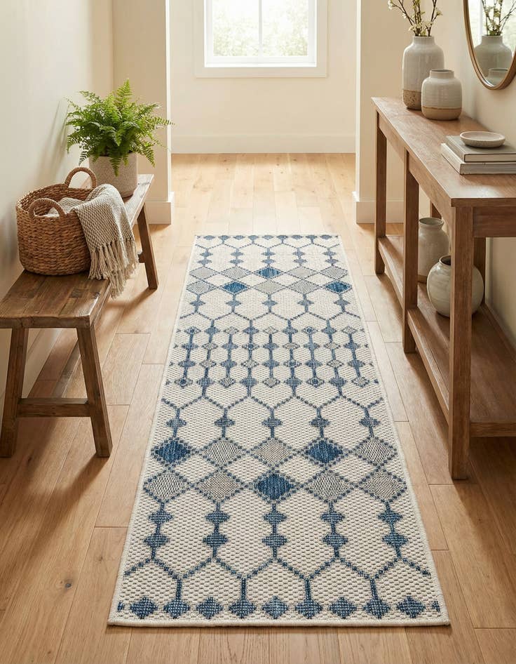Detail image of 2' x 6'  Washable Trellis Indoor / Outdoor Runner Rug