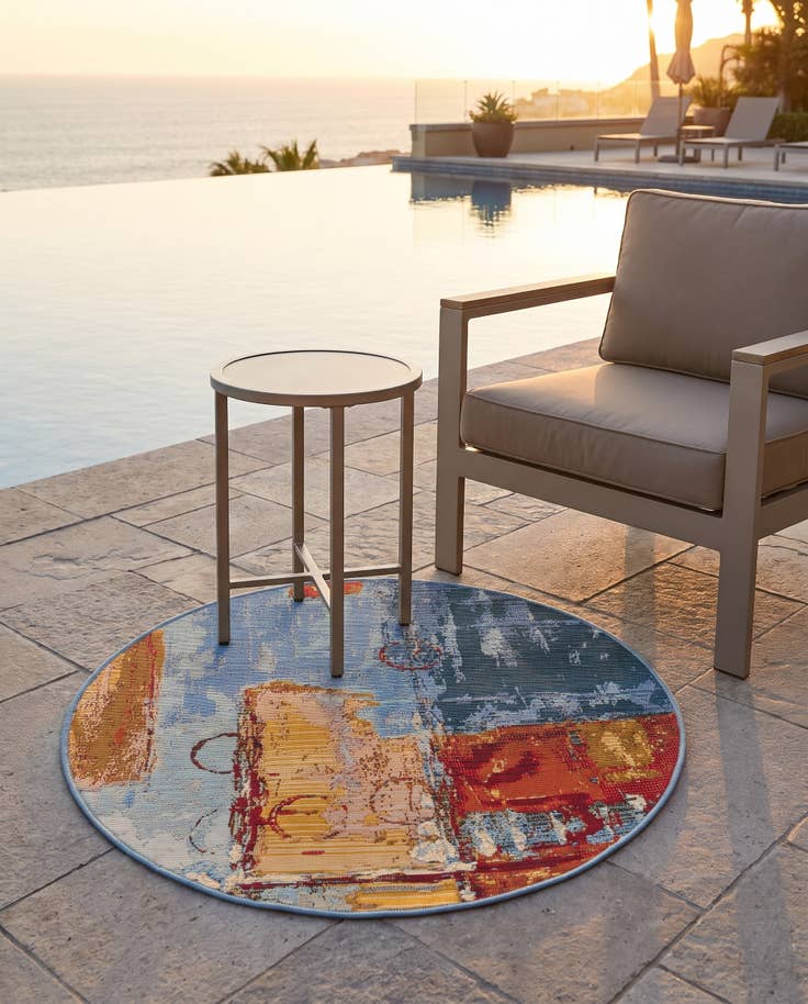 Detail image of 2' 7 x 2' 7 Easy-Clean Modern Indoor / Outdoor Round Rug