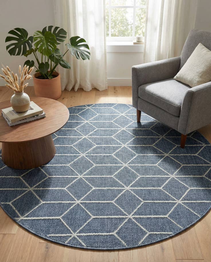 Detail image of 5' 3 x 5' 3 Easy-Clean Lattice Indoor / Outdoor Round Rug