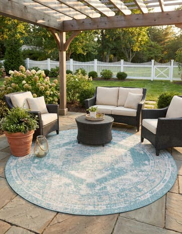 13' x 13' Easy-Clean Traditional Indoor / Outdoor Round Rug