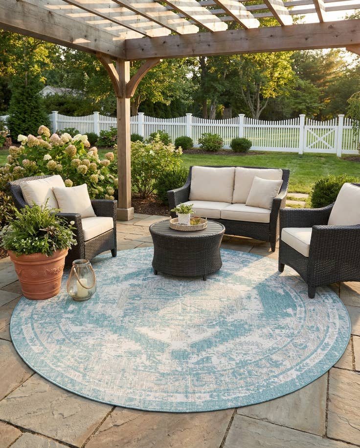 Detail image of 13' x 13' Easy-Clean Traditional Indoor / Outdoor Round Rug