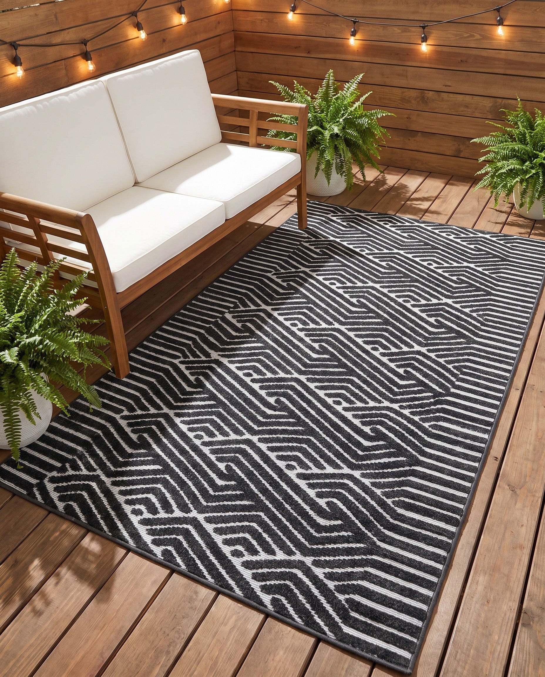 4' x 6' Easy-Clean Sabrina Soto Hudson Indoor / Outdoor Rug