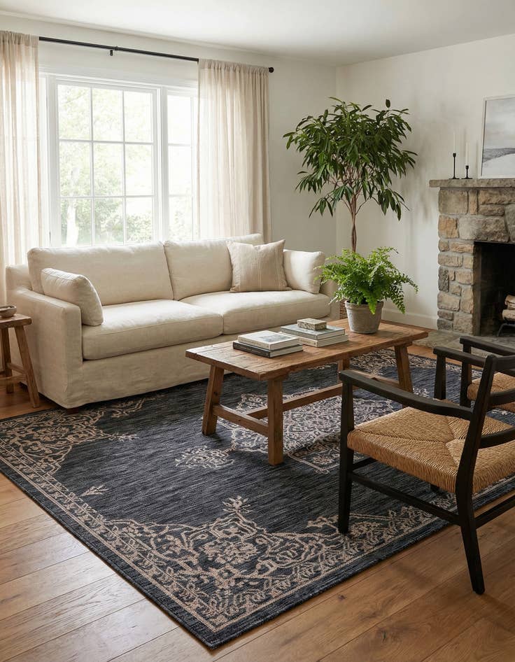 Detail image of 6' x 9' Easy-Clean Traditional Indoor / Outdoor Rug