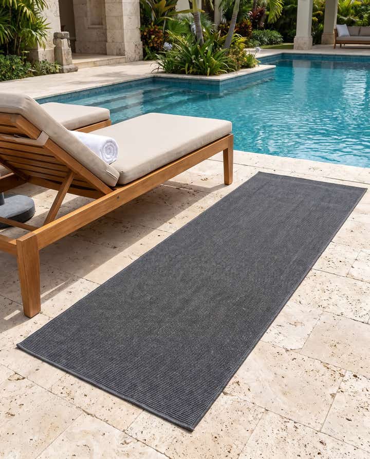 2' x 6' Easy-Clean Solid Indoor / Outdoor Runner Rug
