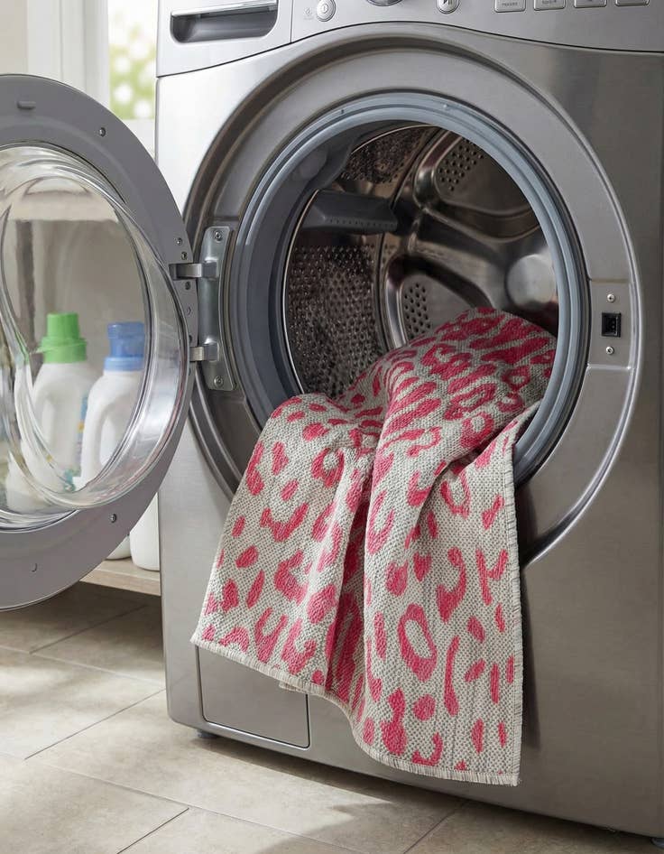 Detail image of  2' x 3'  Washable Safari Indoor / Outdoor Rug