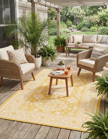 5' 3 x 8' Easy-Clean Aztec Indoor / Outdoor Rug
