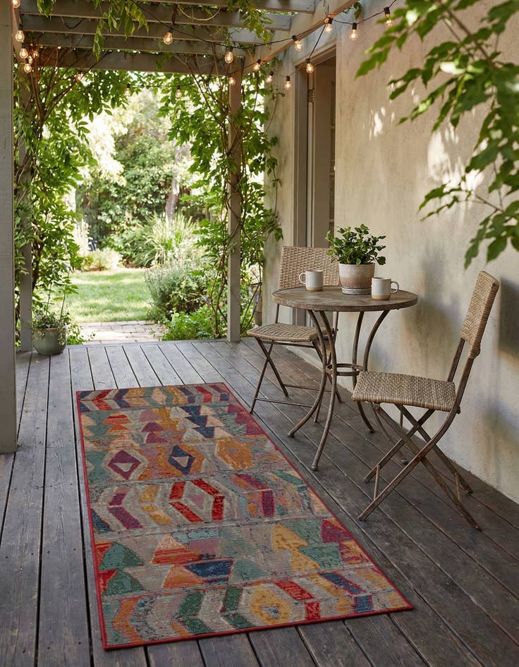 Detail image of 2' 7 x 5' 3  Washable Modern Indoor / Outdoor Runner Rug
